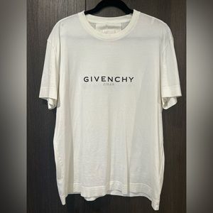 Givenchy logo T